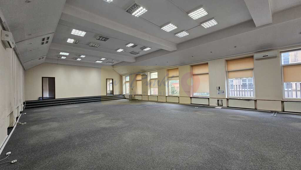 Biurowiec w Centrum 360m2, 2 x open space